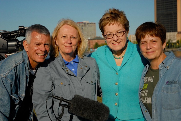 Marcy Kaptur with Hometown Habitat crew.